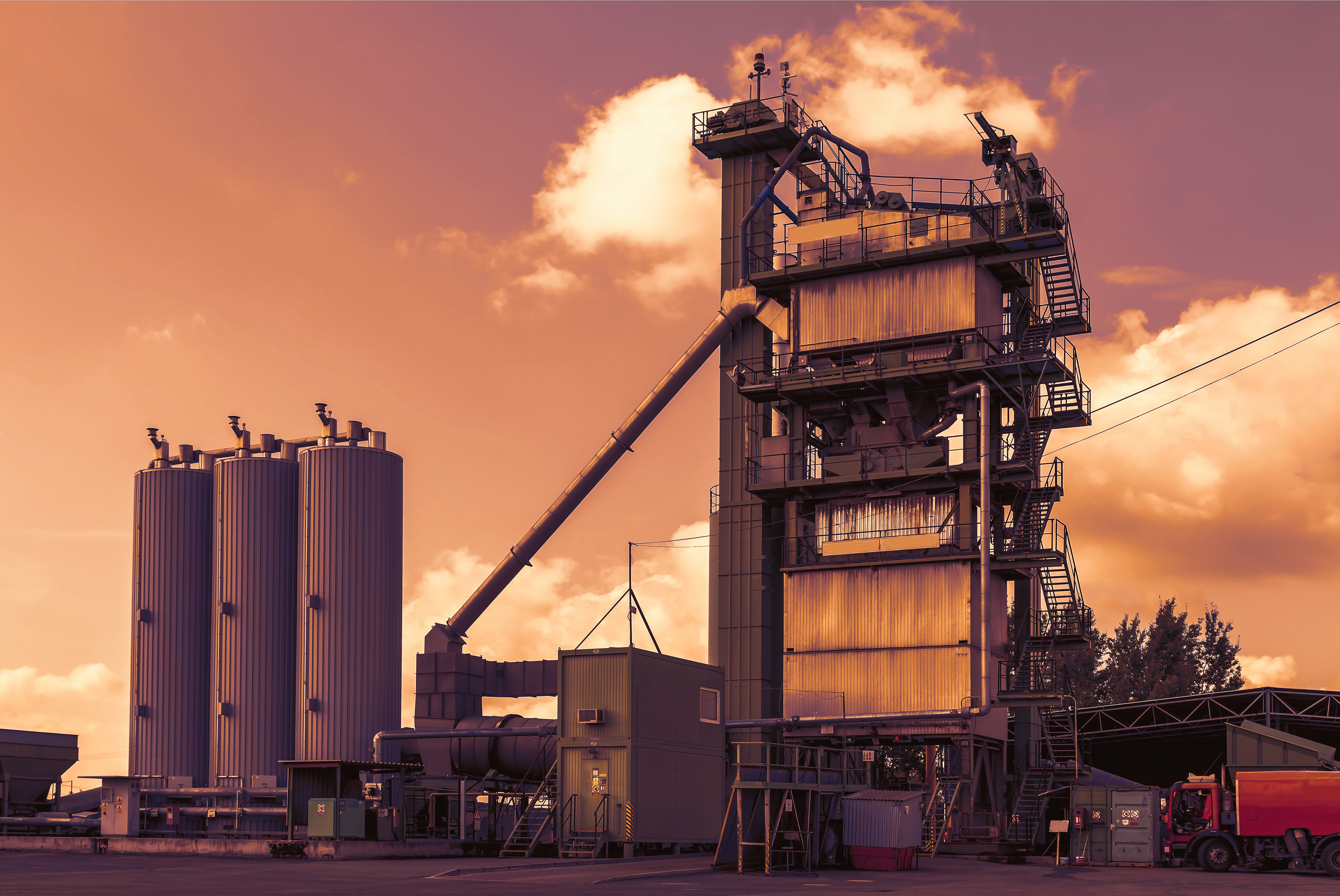 image of an asphalt terminal