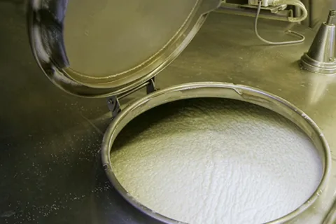 Industrial tank of cream