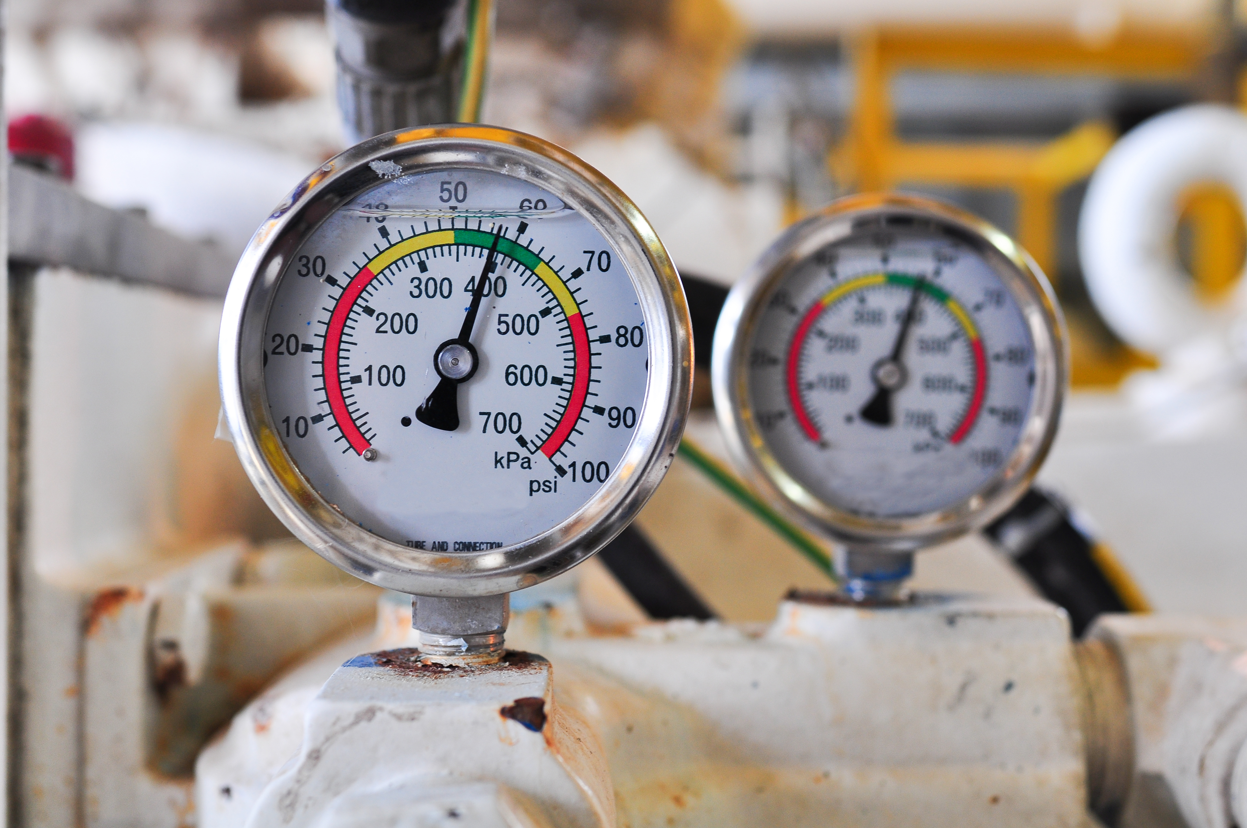 a pressure gauge showing kilopascals