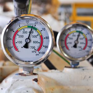a pressure gauge showing kilopascals
